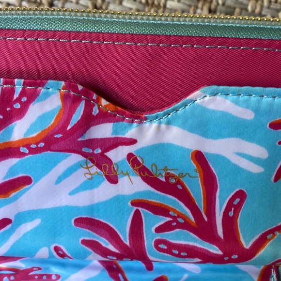 Lilly Pulitzer wallet - Picture 5 of 7
